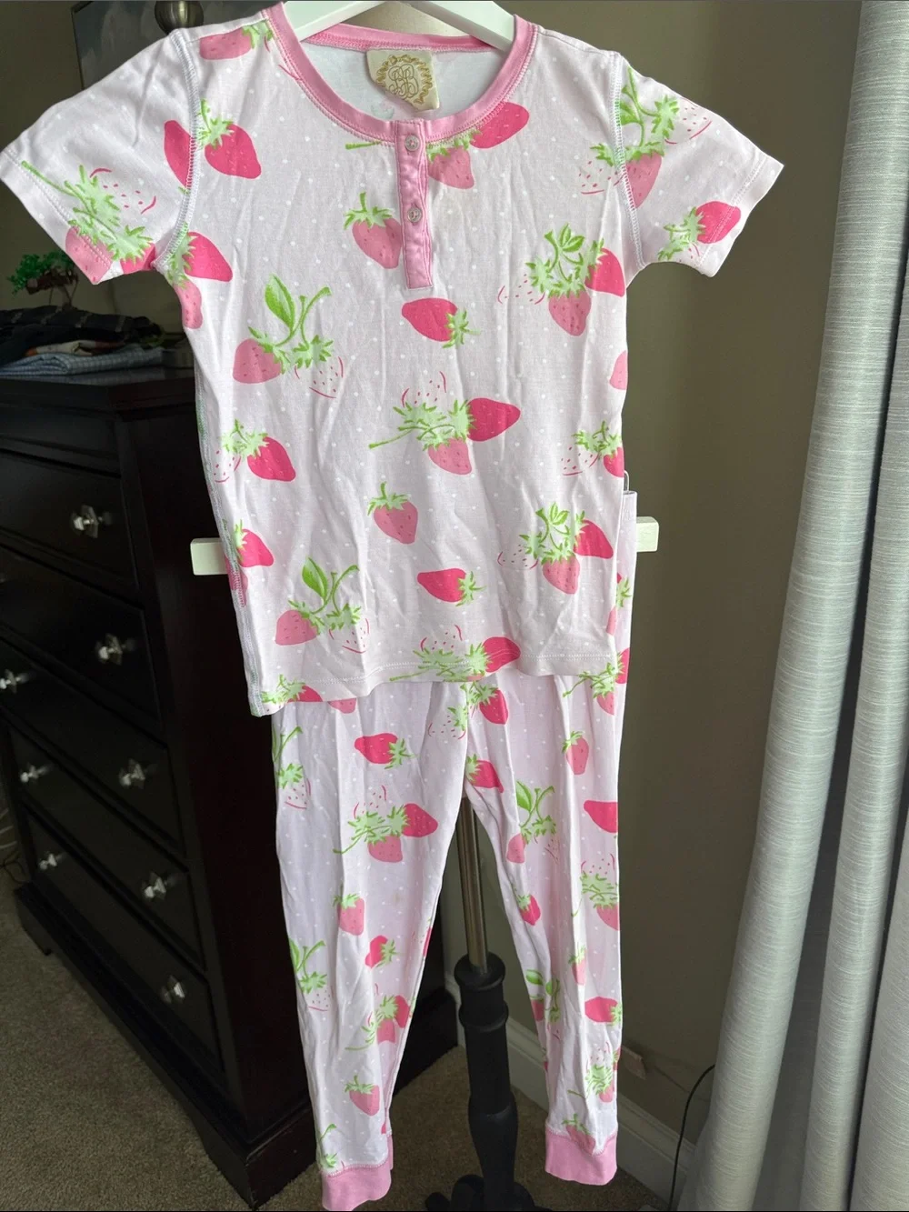 The Beaufort Bonnet Company Pink Strawberry Print Pajama Set size 8